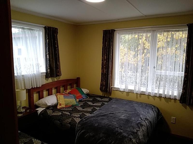 Accommodation Fiordland -The Three Bedroom House At 226A Milford Road Te Anau Ngoại thất bức ảnh