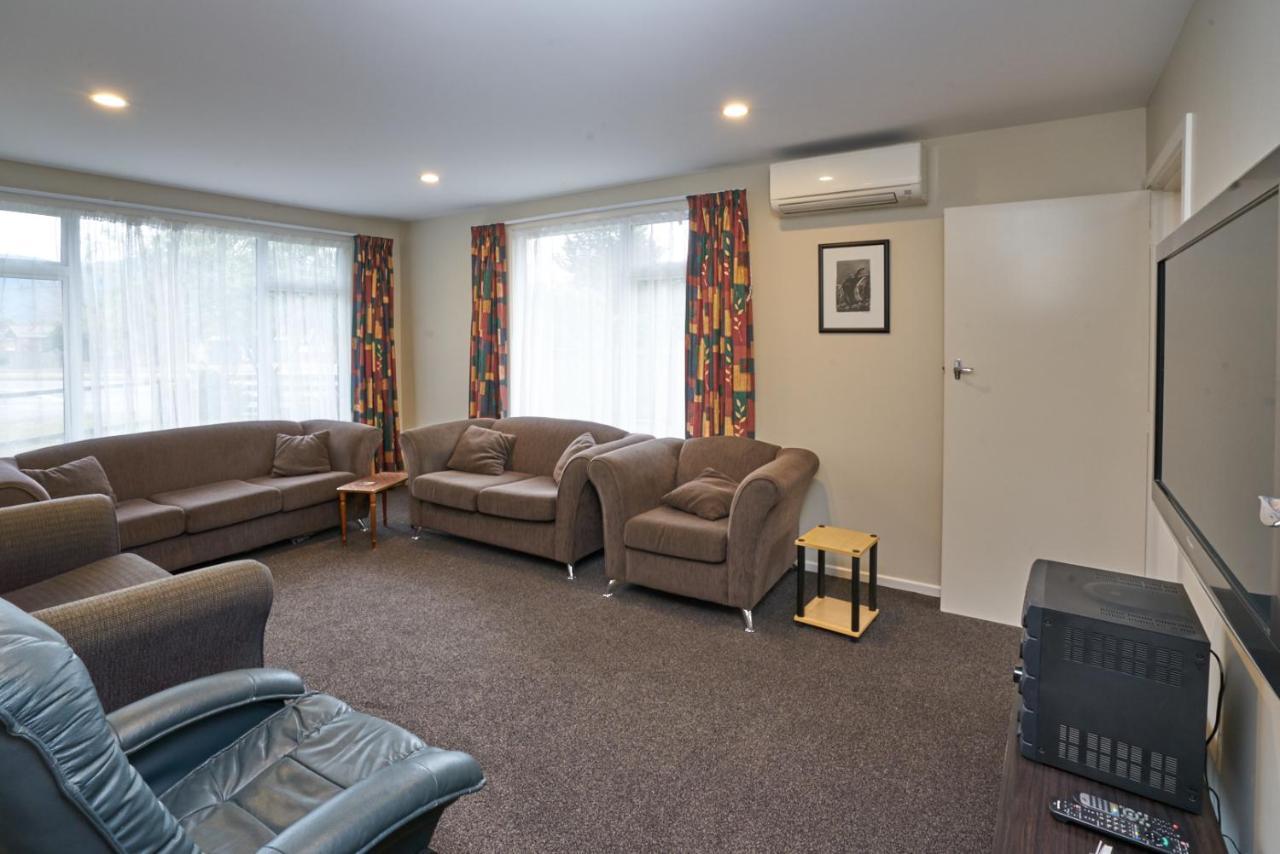 Accommodation Fiordland -The Three Bedroom House At 226A Milford Road Te Anau Ngoại thất bức ảnh