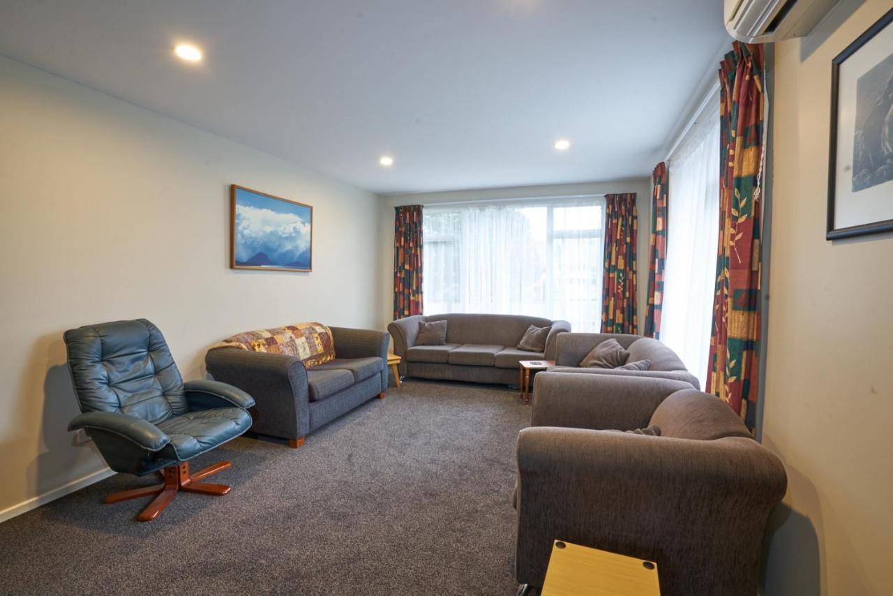 Accommodation Fiordland -The Three Bedroom House At 226A Milford Road Te Anau Ngoại thất bức ảnh