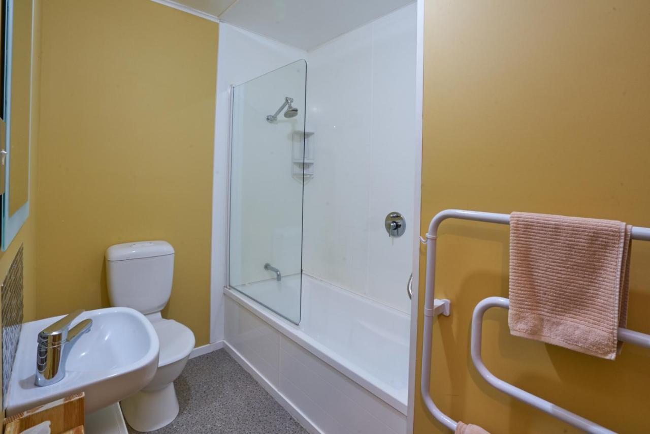 Accommodation Fiordland -The Three Bedroom House At 226A Milford Road Te Anau Ngoại thất bức ảnh