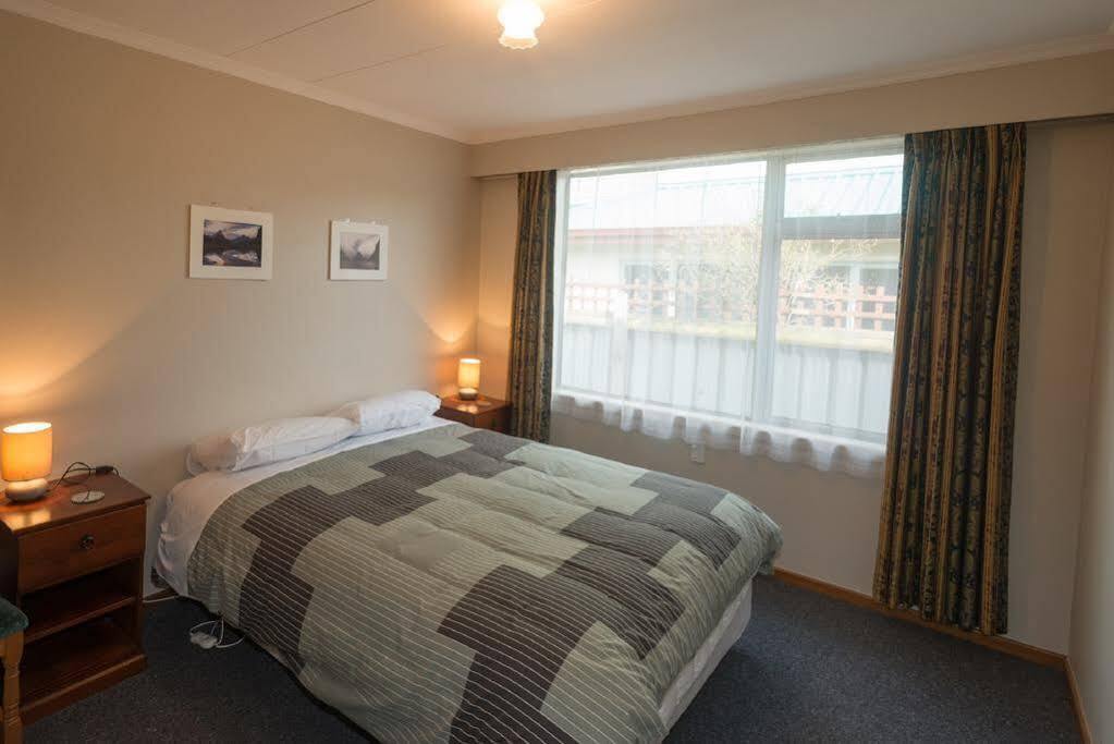 Accommodation Fiordland -The Three Bedroom House At 226A Milford Road Te Anau Ngoại thất bức ảnh
